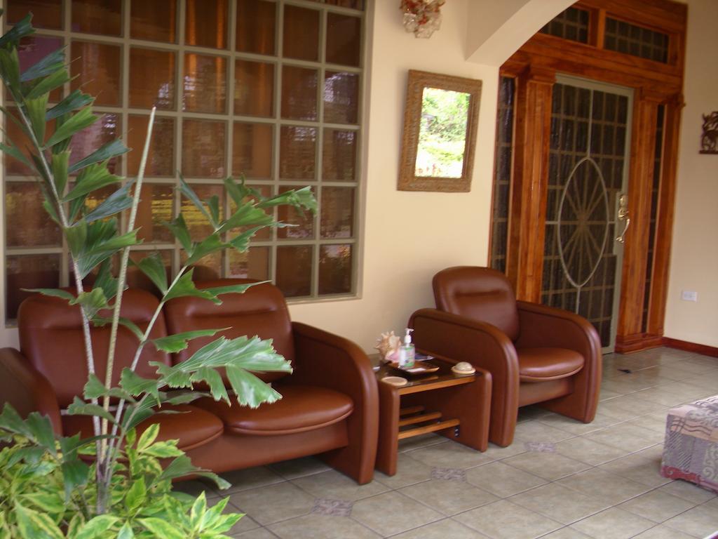 לינה וארוחת בוקר Bon Accord Village Native Abode מראה חיצוני תמונה