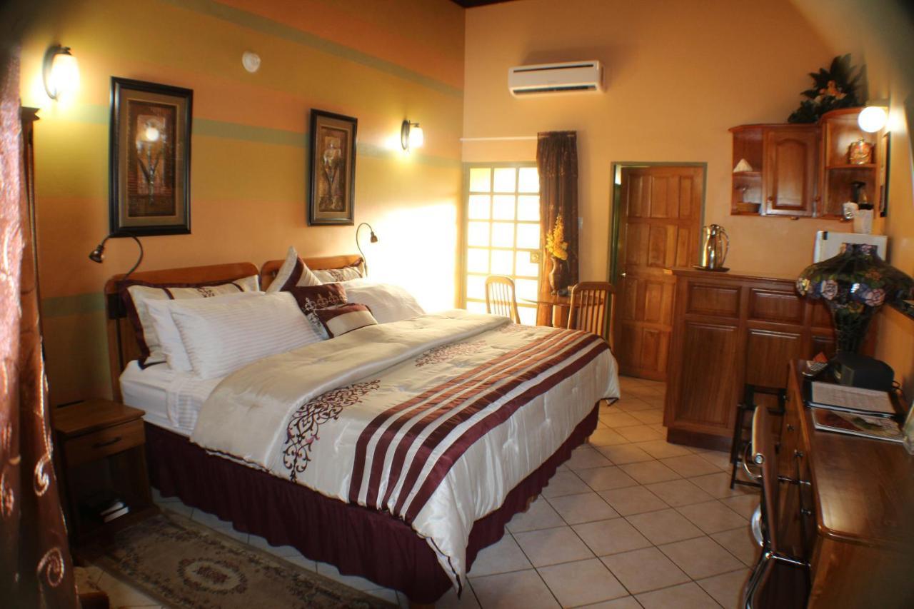 לינה וארוחת בוקר Bon Accord Village Native Abode מראה חיצוני תמונה