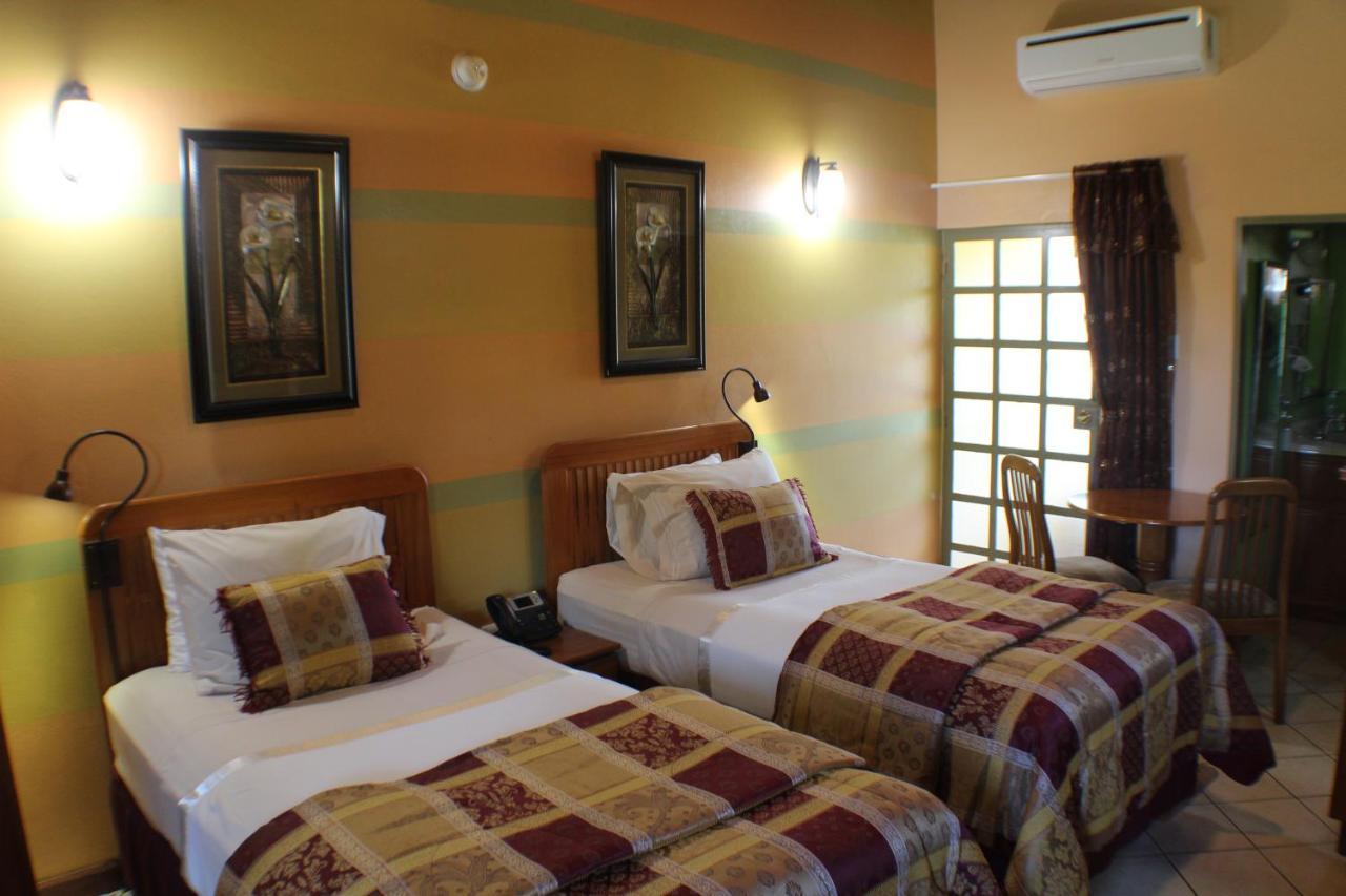 לינה וארוחת בוקר Bon Accord Village Native Abode מראה חיצוני תמונה